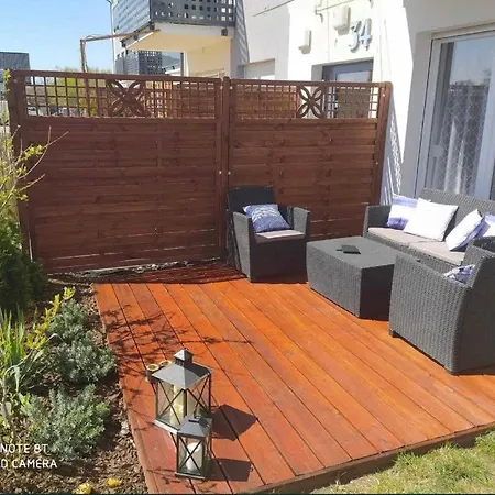 Apartament Z Ogrodem I Parkingiem Vratislav